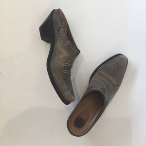 ARIAT Desert Star Brown Distressed Leather Western Mules, Women’s Size 7B